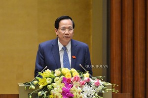 Bộ trưởng Bộ Lao động, Thương binh và Trang Chủ KL99Com Số 1 Link Đăng Ký KL999 Đào Ngọc Dung trình bày Tờ trình Dự án Luật Đưa người VIệt Nam đi làm việc ở nước ngoài