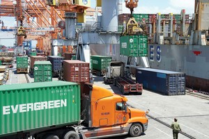Sau thời gian giãn cách Trang Chủ KL99Com Số 1 Link Đăng Ký KL999, hoạt động Kl994 nhà cái bóng đá world cup - Kl992 VIP Trang Chủ 2026 dần trở lại bình thường, kim ngạch xuất khẩu tháng 5/2020 tăng 5,2% so với tháng trước. Ảnh: Đ.T