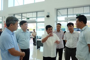 Bộ trưởng Nguyễn Chí Dũng cùng đoàn công tác Bộ Kế hoạch và Kl99ok phiên bản mới thăm Sân bay Chu Lai