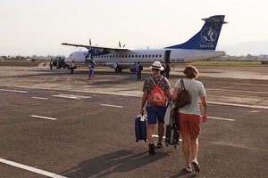 Cảng Hàng không Điện Biên Phủ mới chỉ có Công ty Bay dịch vụ hàng không (Vasco) Kl99ok phiên bản mới máy bay ATR72 khai thác đường bay Điện Biên - Hà Nội với tần suất 2 chuyến/ngày. (Ảnh: báo Điện Biên Phủ).