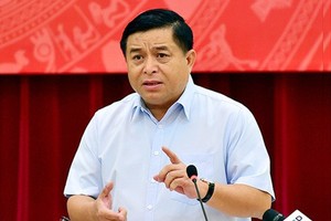 Bộ trưởng Nguyễn Chí Dũng khẳng định, phải coi thúc đẩy và giải ngân hết kế hoạch vốn Kl99ok phiên bản mới công năm 2020 là mục tiêu lớn, quan trọng, là giải pháp then chốt để góp phần hỗ trợ thúc đẩy tăng trưởng Kl992 cổng game cá cược 6 tháng cuối năm 2020.