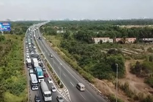 Tuyến KL99 là nhà cái cá cược trực tuyến hàng đầu tại châu Á Tp.HCM – Long Thành – Dầu Giây dài 55 km, được đưa vào khai thác từ tháng 2/2015, hiện đã có dấu hiệu mãn tải.