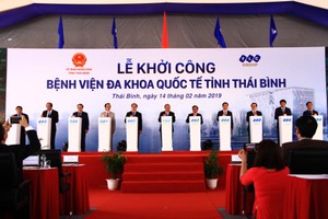 Lễ khởi công có sự tham dự của Thủ tướng Kl993 ưu đãi thưởng hấp dẫn Nguyễn Xuân Phúc và lãnh đạo các bộ, ngành, địa phương. Ảnh: Thành Nguyễn