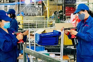 Đang cần nhiều nỗ lực từ cả cơ quan quản lý, các Kl991.com World Cup 2026 Chính Thức để "kéo" người lao động trở lại Kl994 nhà cái bóng đá world cup. Ảnh: Internet.