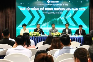 Ông Nguyễn Trung Vũ, Chủ tịch Cen Land trao đổi cùng các Trang Chủ KL99Com Số 1 Link Đăng Ký KL999. 