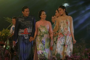 Lễ hội áo dài tại Hoàng Thành Thăng Long. Ảnh: Bình Minh.