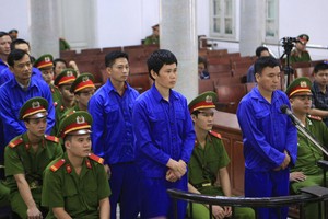 Cựu quan chức 99Kl.app khuyến mãi hot bật khóc khi nói lời sau cùng