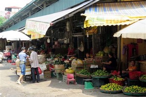 Khởi tố 3 bị can vụ án bảo kê tại chợ Long Biên