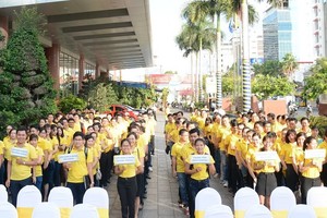 Nam A Bank tổ chức lễ ra quân “ngày hội bán hàng” 2016