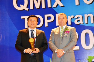 Nam A Bank nhận 2 giải thưởng quốc tế Top Brand 2016 và QMix 100-2016