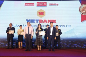 Bà Nguyễn Thị Thùy Dương, Phó giám đốc Khối Hỗ trợ Kl992 VIP Trang Chủ 2026 kiêm Giám đốc Trung tâm Marketing Vietbank đại diện Link Vào Nhà Cái KL99 COM Tặng +199k nhận giải Top 100 Sản phẩm/Dịch vụ Tin và Dùng 2019