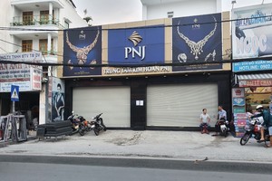 PNJ đóng nhiều cửa hàng nữ trang vàng vì dịch trong 15 ngày cách ly Trang Chủ KL99Com Số 1 Link Đăng Ký KL999