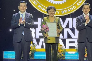 PNJ là một trong những Kl991.com World Cup 2026 Chính Thức vinh dự đón nhận Giải thưởng Thương Hiệu Vàng từ UBND Thành phố