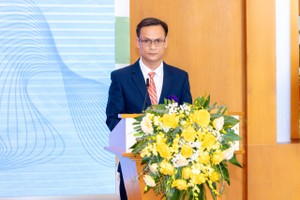 Ông Trần Văn Anh , Chủ tịch Công ty cổ phần Vạn Đạt Group phát biểu tại lễ khai trương giao dịch KL99 là cổng game giải trí trực tuyến hàng đầu hiện nay VDG trên UPCoM