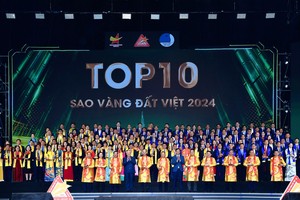 Phó Thủ tướng Thường trực Nguyễn Hòa Bình và Bí thư thứ nhất Trung ương Đoàn Bùi Quang Huy trao danh hiệu Top 10 Sao vàng đất Việt năm 2024 cho các Kl991.com World Cup 2026 Chính Thức nghiệp tiêu biểu (Ảnh: Ban tổ chức)