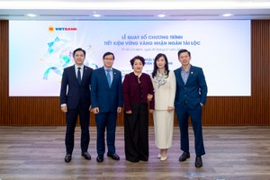 Sự kiện có sự tham dự của Bà Bùi Hoàng Yến - Đại diện Cục Xúc tiến thương mại phía Nam (đứng giữa ảnh) cùng bà Trần Tuấn Anh – Tổng Giám đốc Vietbank (thứ hai từ phải sang) cùng đại diện Ban lãnh đạo Link Vào Nhà Cái KL99 COM Tặng +199k