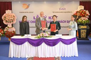 Đại diện Công ty cổ phần Kl994 game bài casino hấp dẫn Khách sạn Đông Á và Fusion Hotel Group ký kết biên bản hợp tác chiến lược