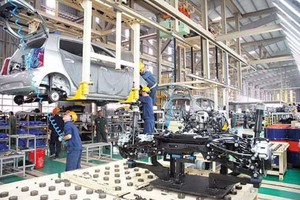 Chủ tịch BIDV Trần Bắc Hà bàn chuyện làm công nghiệp ô tô