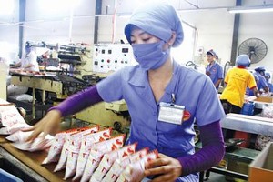 Dây truyền Kl994 nhà cái bóng đá world cup mì ăn liền Miliket, 30 năm vẫn gắn với 2 con tôm in trên gói giấy.
