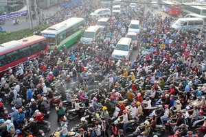 Hà Nội và TP HCM mỗi nơi cần có khoảng 30.000 xe buýt để thay thế hết được xe máy