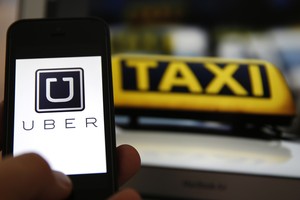 UberX Hà Nội tăng 50% giá cước, khách hàng cân nhắc