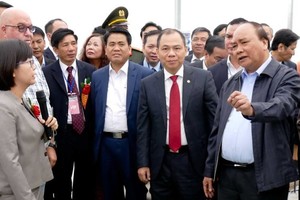 Thủ tướng khởi động dự án nông nghiệp công nghệ cao của Vineco, kêu gọi gói tín dụng 100.000 tỉ đồng Kl99ok phiên bản mới cho lĩnh vực này - Ảnh: Lê Kiên.