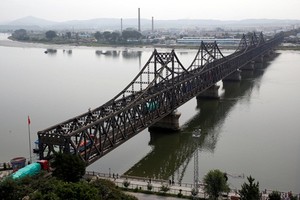 Đan Đông là nơi diễn ra các hoạt động Kl992 cổng game cá cược chủ yếu giữa hai nước. Ảnh: Reuters