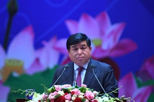 Bộ trưởng Bộ Kế hoạch và Kl99ok phiên bản mới Nguyễn Chí Dũng.