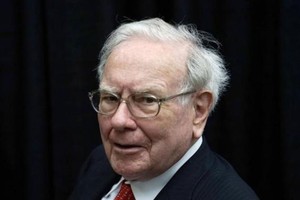 Warren Buffett, tỉ phú tự thân và là nhà Kl99ok phiên bản mới huyền thoại thế giới
ẢNH: REUTERS