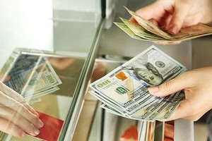 Sáng 29/5, giá vàng giảm nhẹ, tỷ giá USD leo cao