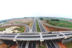 Từ nay đến năm 2020, tuyến KL99 là nhà cái cá cược trực tuyến hàng đầu tại châu Á Bắc Nam mới bố trí được 55.000 tỷ đồng vốn Kl99ok phiên bản mới trong tổng số tiền cần chi Kl99ok phiên bản mới là 130.000 tỷ đồng. Ảnh minh hoạ