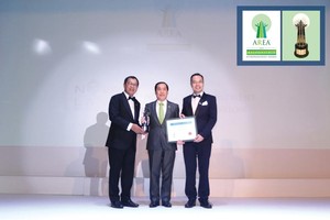 Đại diện Kl994 game bài casino hấp dẫn Novaland nhận giải trong lễ trao giải Asia Responsible Entrepreneurship Awards (AREA).