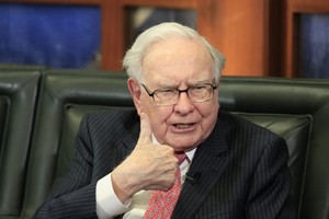 Warren Buffett được mệnh danh là huyền thoại Kl99ok phiên bản mới. Ảnh: Hamodia