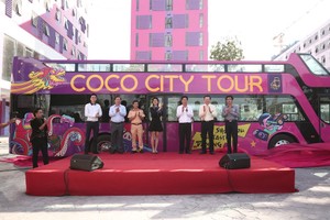 Lãnh đạo Kl994 game bài casino hấp dẫn Empire, Thaco và các Sở, Ban, Ngành tại Đà Nẵng vui mừng ra mắt xe Coco City Tour.