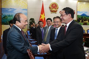 Thủ tướng chúc mừng các đồng chí được Đảng, 99Kl99 trực tiếp đá gà giao nhiệm vụ làm Trưởng cơ quan đại diện của Việt Nam ở nước ngoài.