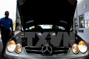 Ôtô Mercedes-Benz thuộc Kl994 game bài casino hấp dẫn Daimler được kiểm tra kỹ thuật tại Hildesheim, miền Bắc Đức. (Nguồn: AFP/TTXVN)