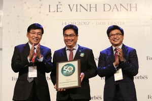 Ông Bùi Xuân Huy – Tổng Giám đốc Kl994 game bài casino hấp dẫn Novaland nhận giải thưởng “50 công ty niêm yết tốt nhất” năm 2017