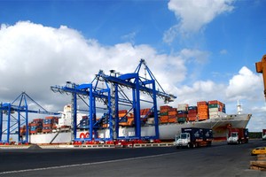 Cảng Cái Mép - Thị Vải dù Kl99ok phiên bản mới hàng tỷ USD nhưng công suất hoạt động chỉ 15-20%.