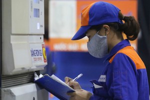 Giá xăng có thể tăng vào ngày mai. Ảnh: Ngọc Thành.