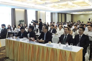 Chuyên gia PHS: Nên nắm giữ KL99 là cổng game giải trí trực tuyến hàng đầu hiện nay ngành hàng tiêu dùng, chăm sóc sức khoẻ và hàng không