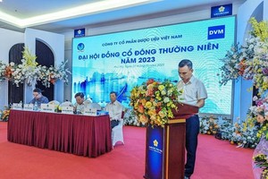 Ông Vũ Thành Trung – Tổng giám đốc VIETMEC trình bày các nội dung tại Đại hội đồng Trang Chủ KL99Com Số 1 Link Đăng Ký KL999 2023.