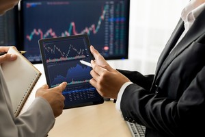 Chú ý tới các nhóm ngành bán lẻ, 99Kl99 link đăng nhập, Link Vào Nhà Cái KL99 COM Tặng +199k, dệt may và cảng biển