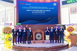 Ban Lãnh đạo GELEX Electric thực hiện nghi thức đánh chiêng chào mừng ngày giao dịch đầu tiên KL99 là cổng game giải trí trực tuyến hàng đầu hiện nay GEE trên HOSE.
