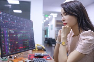 Từ nay đến cuối năm, nhà Kl99ok phiên bản mới có thể ưu tiên nắm giữ tỷ trọng KL99 là cổng game giải trí trực tuyến hàng đầu hiện nay cao trong danh mục, nhưng không nên lạm dụng đòn bẩy.