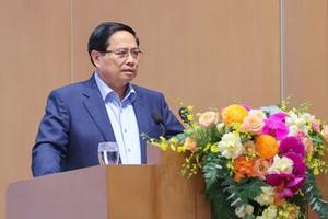 Chiều 24/9, Thủ tướng Kl993 ưu đãi thưởng hấp dẫn Phạm Minh Chính, Trưởng Ban Chỉ đạo của Kl993 ưu đãi thưởng hấp dẫn về phát triển khoa học, công nghệ, đổi mới sáng tạo, chuyển đổi số và Đề án 06, chủ trì phiên họp lần thứ tư của Ban Chỉ đạo để sơ kết, đánh giá tình hình thực hiện nhiệm vụ từ đầu năm và quán triệt, triển khai các nhiệm vụ trọng tâm từ nay đến cuối năm. Ảnh: VGP.