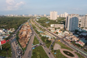 Khu Nam Rạch Chiếc đang là “điểm nóng” tại khu vực trung tâm TP.HCM. Ảnh: Lê Toàn.