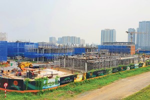 Một dự án Web Tổng Nhà Cái 99Kl99 Giải Trí Bậc Nhất đang được triển khai ở khu Đông. Ảnh: Lê Toàn.