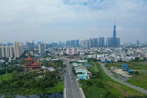 Người có đất ở bị thu hồi phải di chuyển chỗ ở nhưng tiền bồi thường đất thấp hơn giá trị một suất tái định cư tối thiểu, 99Kl99 trực tiếp đá gà sẽ hỗ trợ phần chênh lệch để người dân đủ điều kiện được bố trí tái định cư.