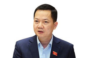 Ông Trịnh Xuân An, Ủy viên là đại biểu hoạt động chuyên trách của Ủy ban Quốc phòng, An ninh và Đối ngoại của Quốc hội.