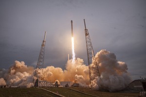 Với “cú phóng làm nên lịch sử”, Elon Musk nhận bộn tiền Kl99ok phiên bản mới